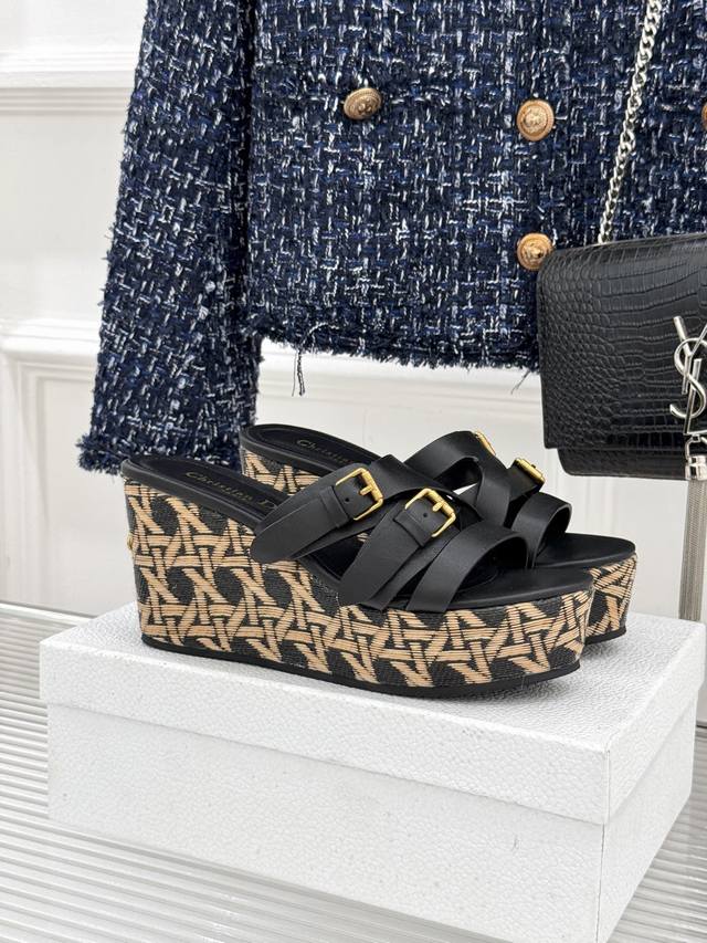 Factory Price: Dior 25Wf New Arrival Cd Buckle Hemp Rope Thick-Sole Wedge Slipp