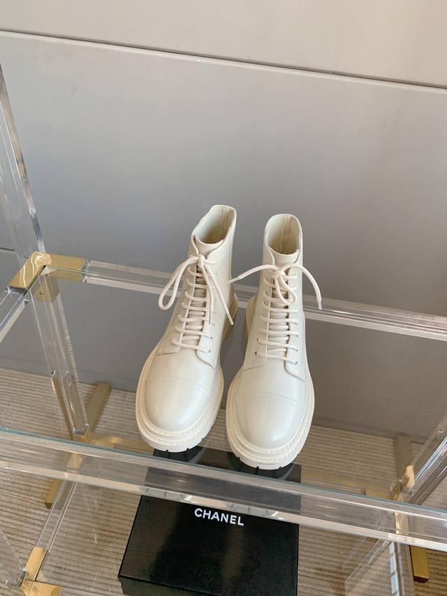 Chane* new thick-soled ankle boots, simple and versatile style . Calfskin upper