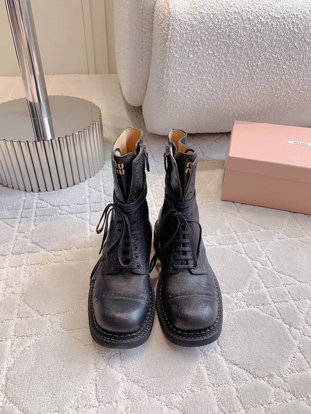Factory price pp Miu's new lace-up knight boots are super comfortable to wear.