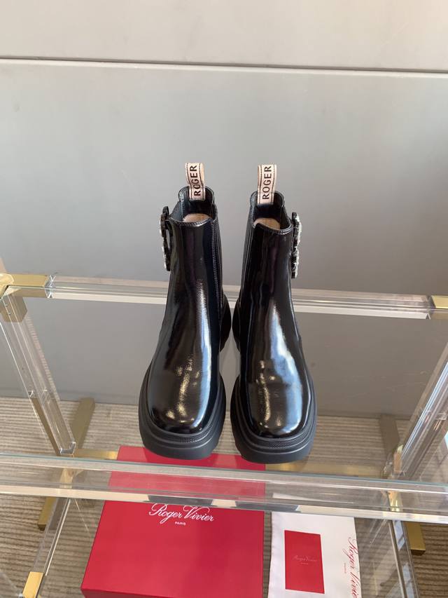 Factory price pp Roger Vivie* new thick-soled diamond buckle ankle boots. Cool