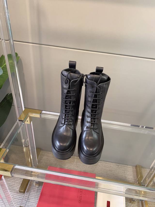 Factory price p Valentin* new thick-soled ankle boots with large logo Original