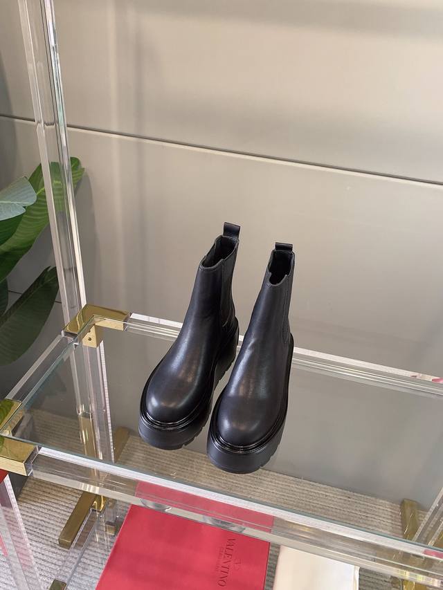 Factory price p Valentin* new thick-soled ankle boots with large logo Original