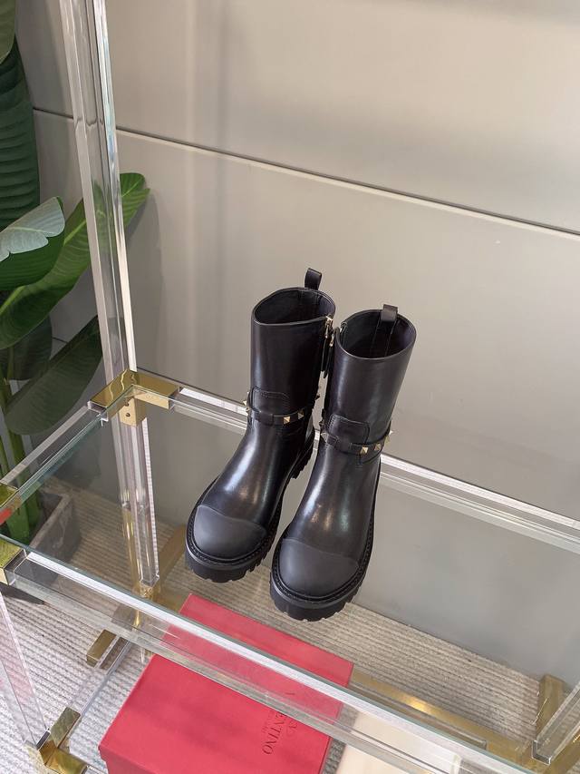 Factory price p Valentin* new rivet ankle boots Original calfskin upper Cowhide