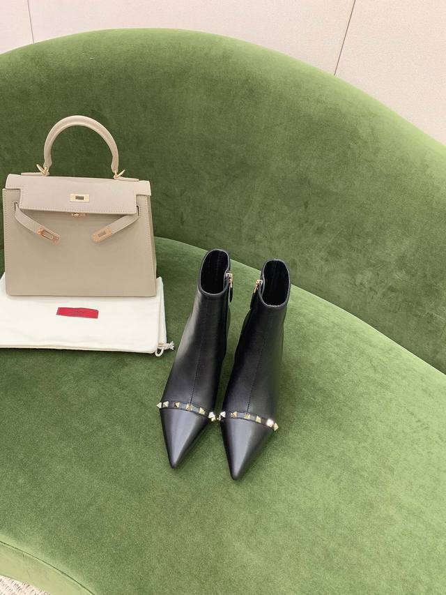 Factory price p Valentin* new rivet ankle boots Original calfskin upper Sheepsk