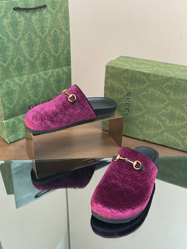 Gucci's new spring and autumn promotional items: Gucci unisex couple's mules and