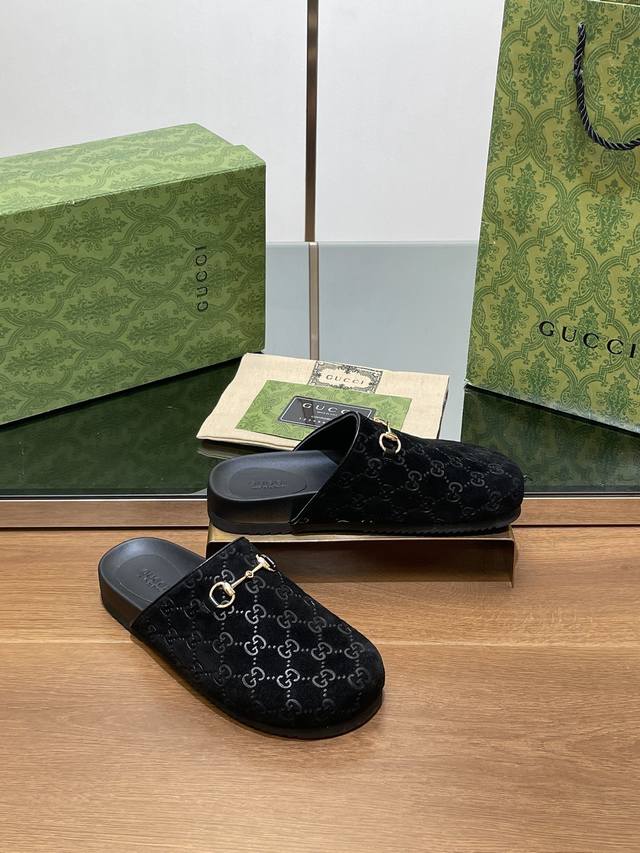New arrival: Thick-soled Gucci Horsebit GG unisex couple's mules and closed-toe