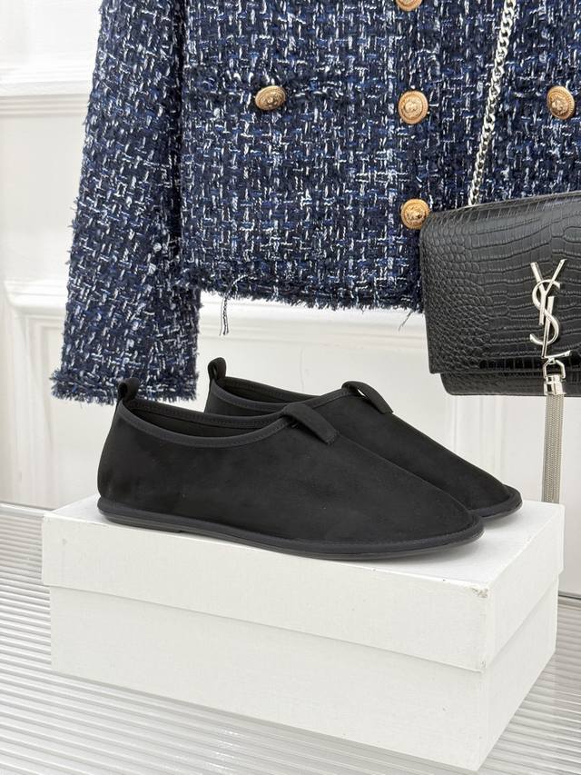 Factory Price: The Row 25Wf New Minimalist Retro Loafers. When minimalist desig