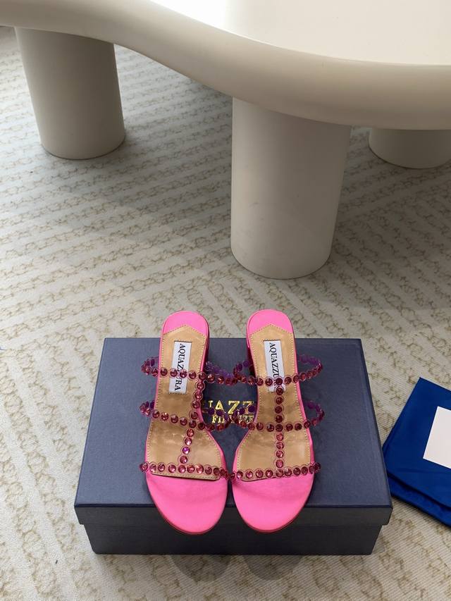 Aquazzura 24Ss Stunning hot style, the favorite of pineapple royal aristocrats.