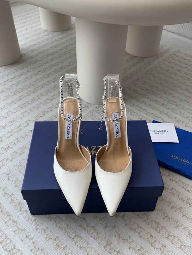 Aquazzura 24Ss, a stunning and popular model, a favorite of the royal family. Lu