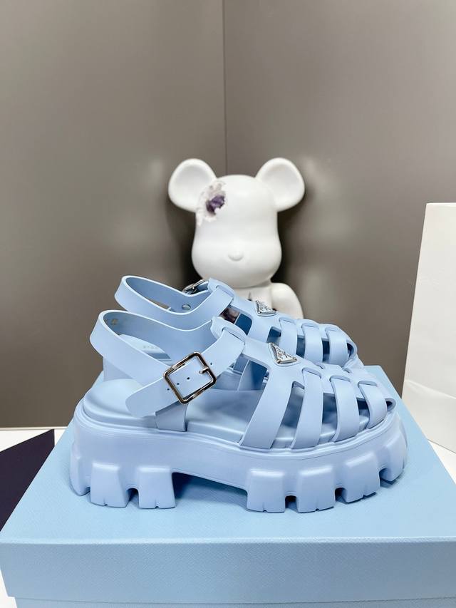 Super popular Prada's latest spring/summer sawtooth Roman braided ultra-lightwe