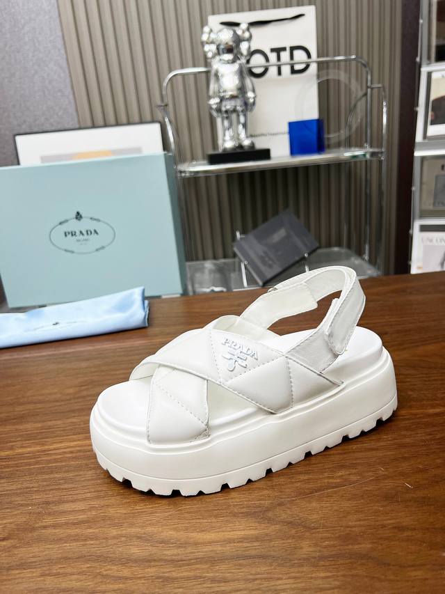 Pudajia has new products, high-grade sheepskin on the outside and inside, sizes