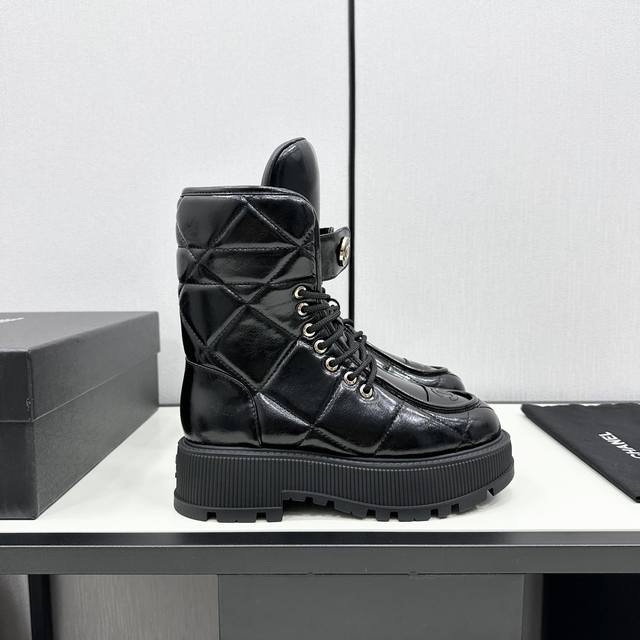 chanel 24B new double C autumn and winter Martin thick-soled boots Chanel autumn