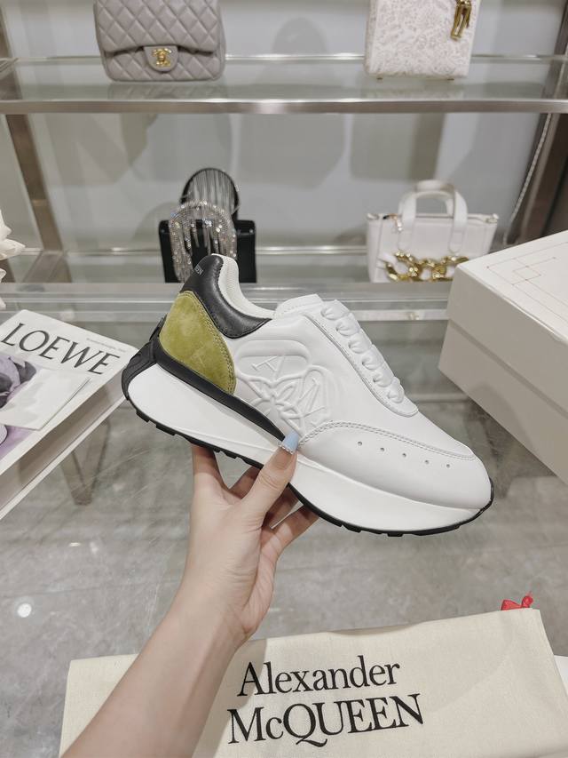 New color, Alexander McQueen Spring/Summer men's Sprint sports couple's shoes.