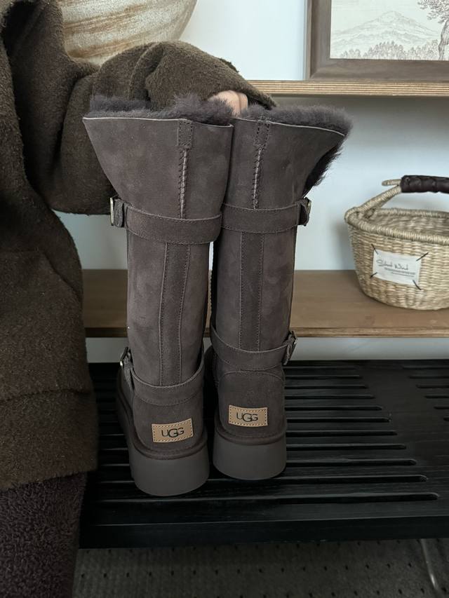 Thick-soled knight bootsInstantly turn you into long legs Two-wearable with fur