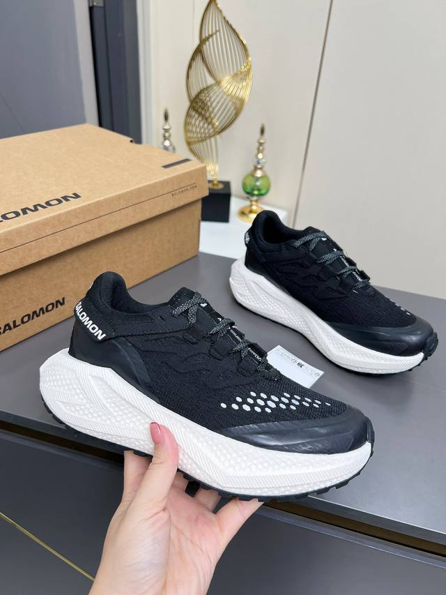 salomon Original Odyssey Elmt Low Couple's Sneakers. Founded in 1947 at the foot