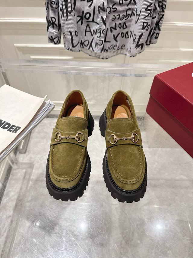 Factory release: Gucc's new autumn/winter Horsebit British-style slip-on loafer