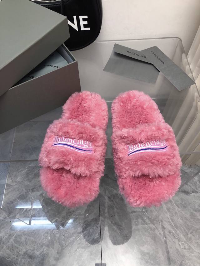 New couple's thick-soled cotton slippers . Coke embroidered twill brushed cott