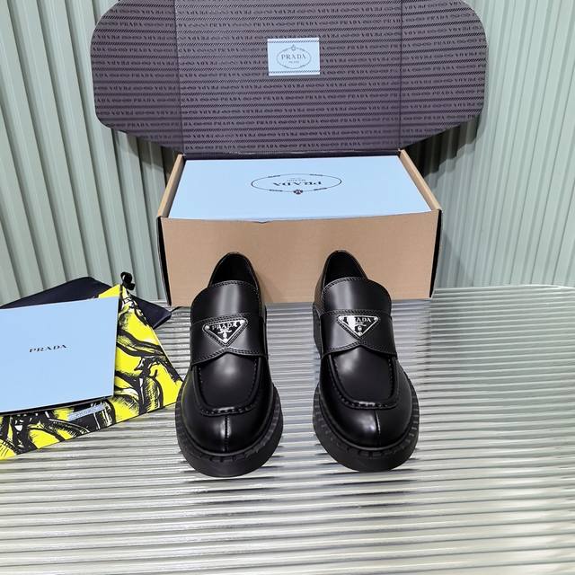 Does not come with a box - 20 * _Prada British retro triangle logo loafers, fac