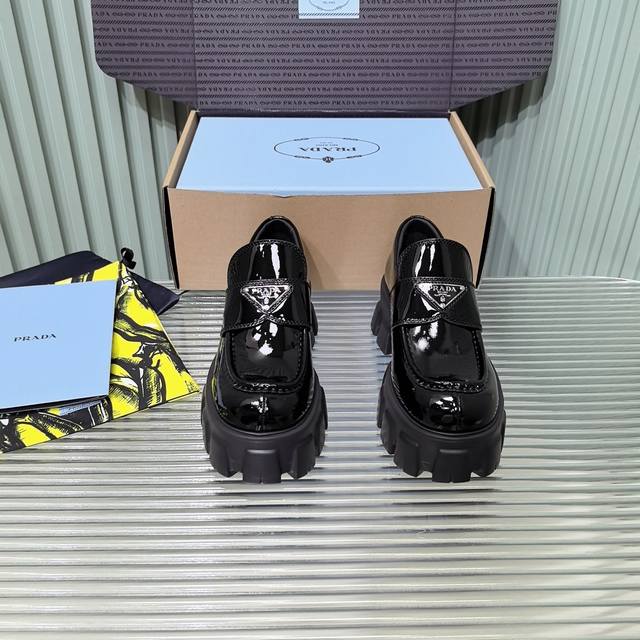 Does not come with a flight case -20 *_Puhada platform shoes with thick soles a