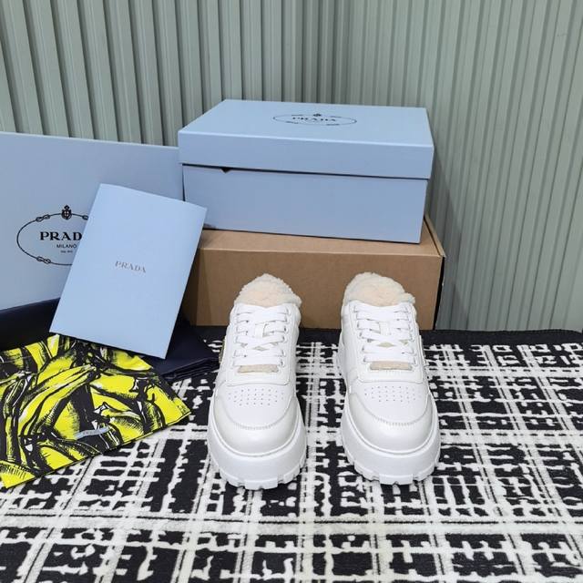 Made in Dongguan and purchased on behalf of the official website, comes with a