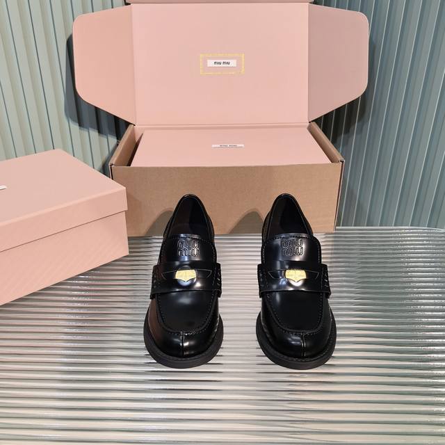 Made in Dongguan#Miu Miu Classic Loafers In the 1950s, loafers were a popular ac