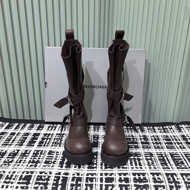 Men's Size +30 #Balenciaga Cool Girl Essentials Collection Dark Style Venom Boot