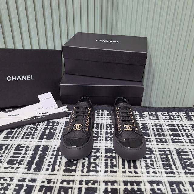 Leather Chanel 2025Ss new Chanel thick-soled diamond-patterned big-toe shoes, bi