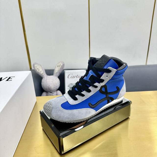 What you see is what you get. Spring/Summer shopping-level Loewe heritage is lik