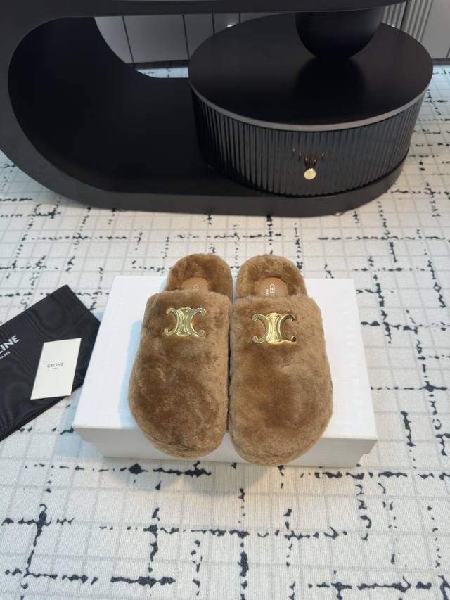 celine 2025 Fall/Winter New Closed-Toe Wool Slippers This season's Celine has ma