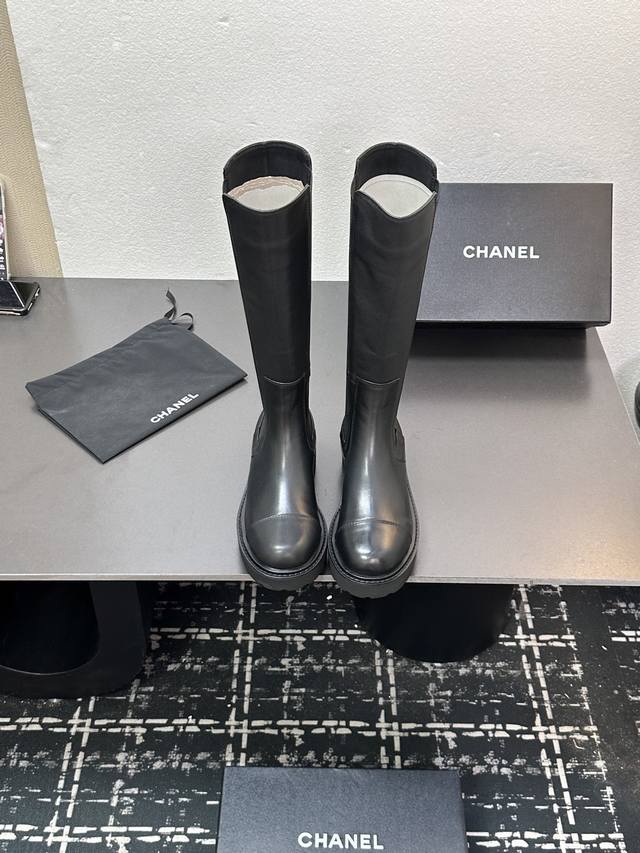2025 Chanel ankle boots, a must-have for this autumn and winter season!! Chanel'
