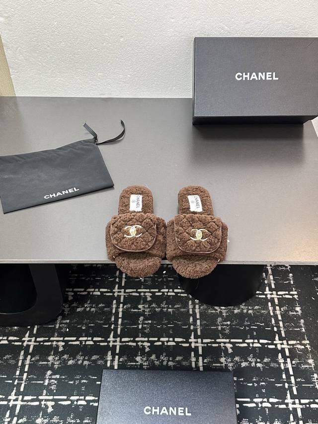 Chanel Chanel 2025 new autumn and winter lazy sheep real wool lazy slippers diam