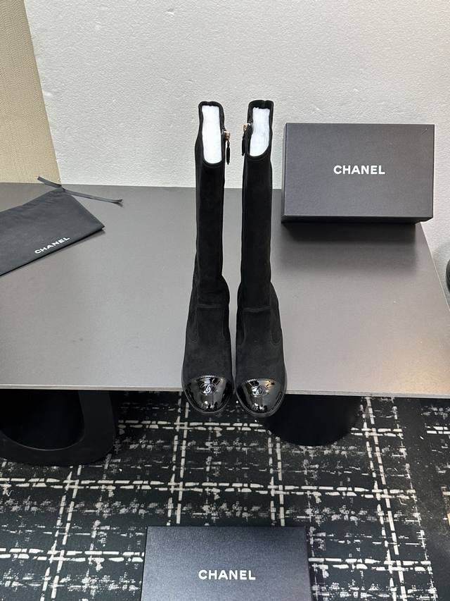 2025 Chanel ankle boots, a must-have for this autumn and winter season!! Chanel'