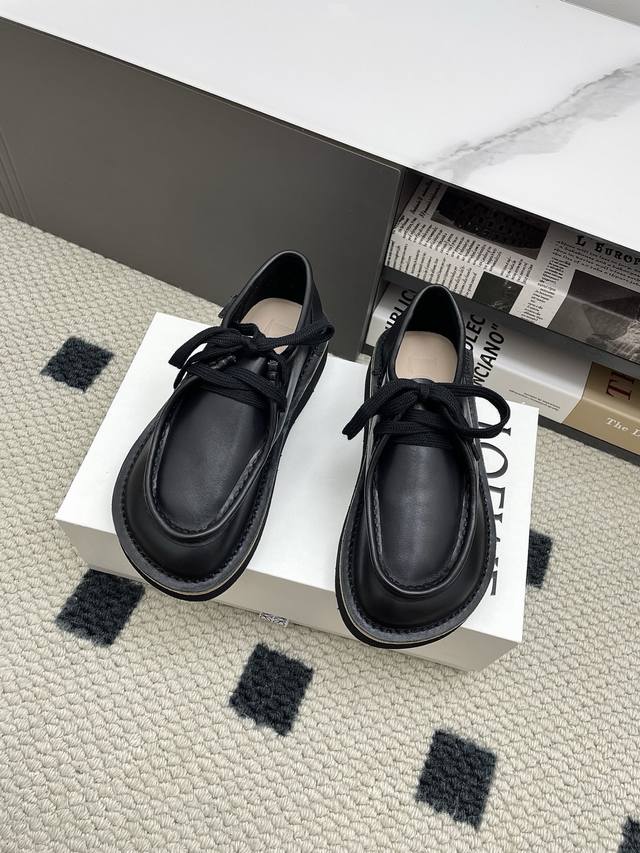 Purchasing-level Loewe 25 autumn and winter new round-toed loafers . The round