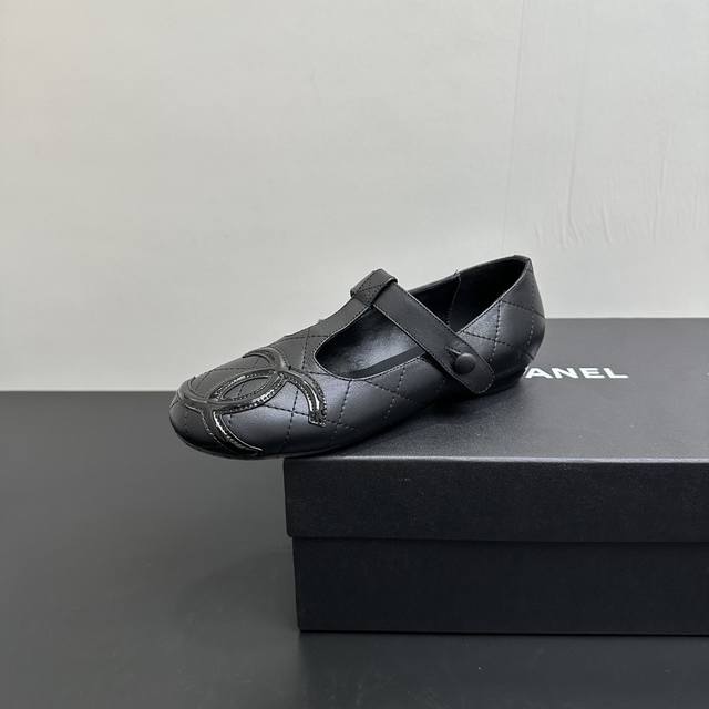 Factory Price: Chanel's classic, vintage, large double C T-strap ballet Mary Ja