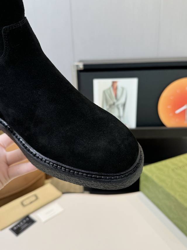 Gucci's new buttoned boots are the most worthwhile boots to buy this year! These