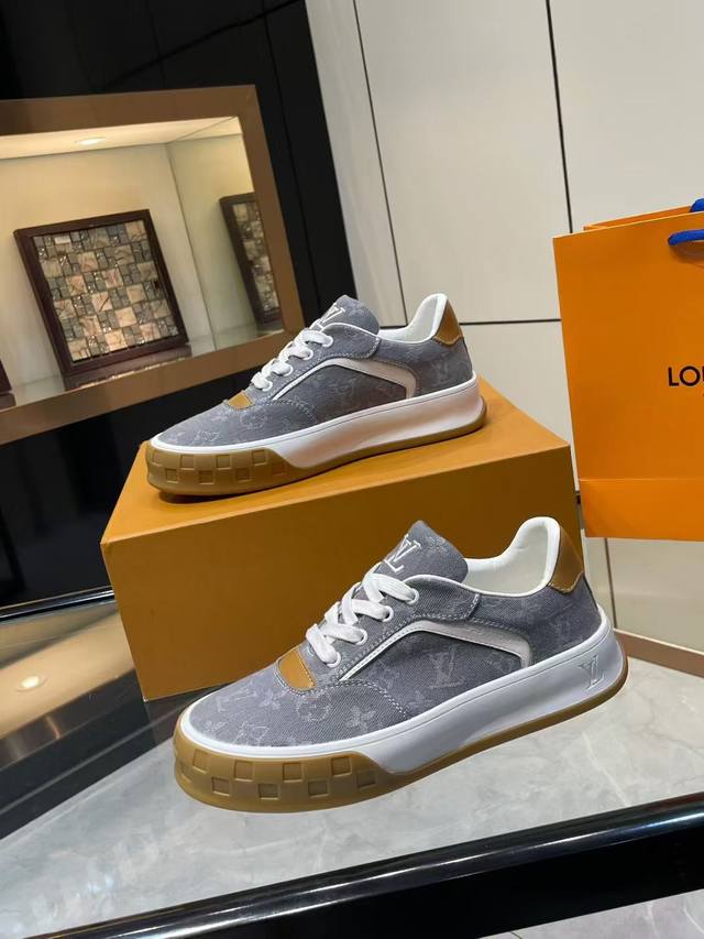 Latest and top-tier version LV Louis Vuitton's latest thick-soled casual sneaker