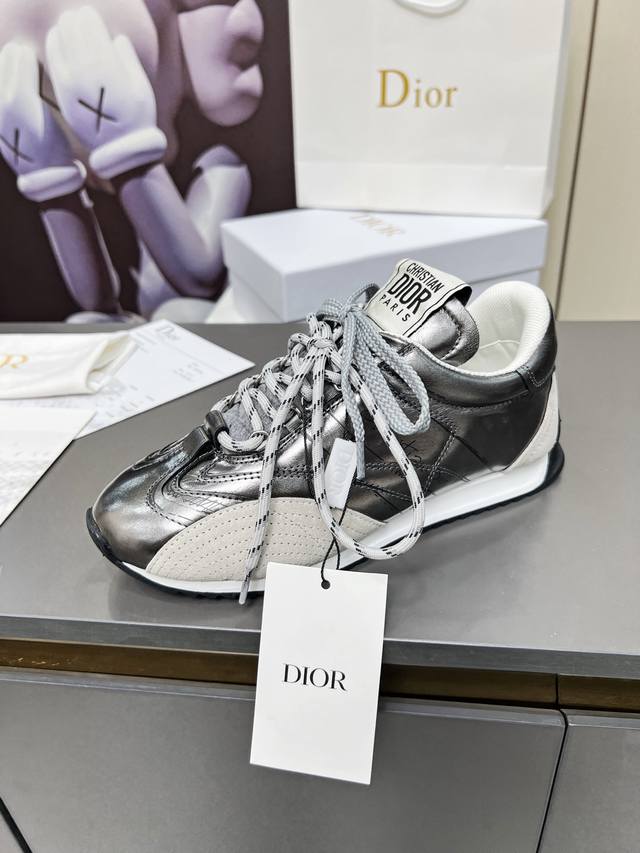 This silver D-Sketch sneaker, a new addition to the Spring/Summer 2025 ready-to-