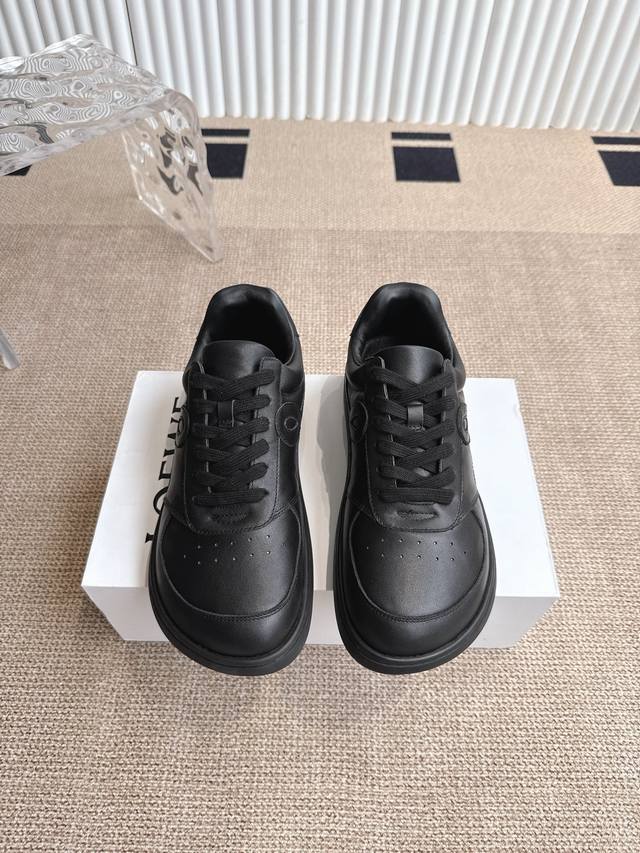 Loewe casual shoes, the minimalist style of splicing is really the ultimate! It