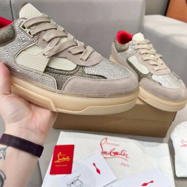 Diamond surface. Wang Junkai, Yang Mi, Xu Kai, Zhang Jingyi, Ding Chengxin, Che