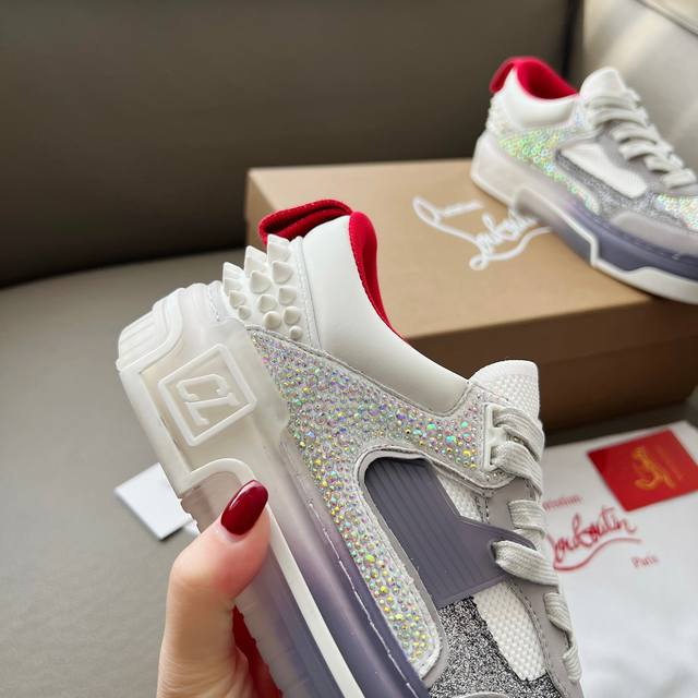 Wang Junkai, Yang Mi, Xu Kai, Zhang Jingyi, Ding Chengxin, Chen Muchi, and Wang