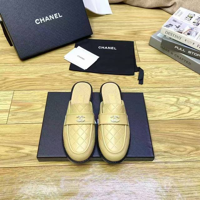 High-end Chanel slippers* | A hit! Chanel's 2025 official website features new