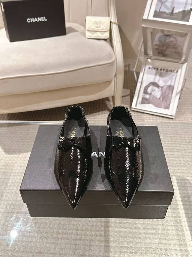 2025A -2 upper; imported small-medium wrinkled patent leather lining; silk sheep