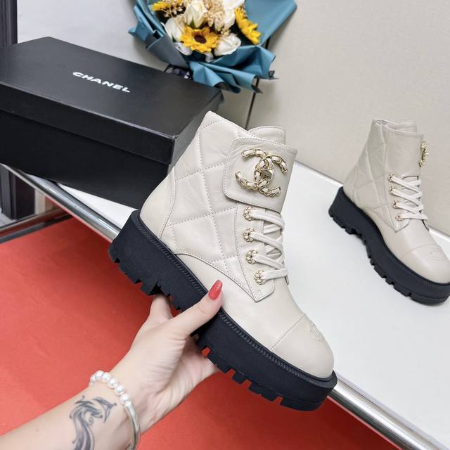 High-end Chanel, the latest Chanel 2025B Fall/Winter boots, a must-have this se