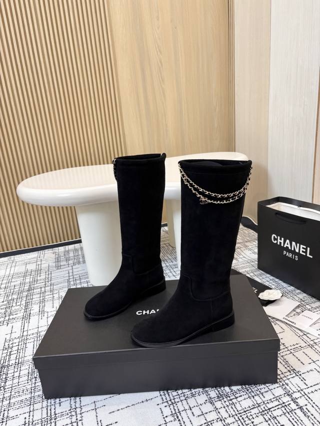 Short and high top version Chanel 2025 counter top chain knight boots This class