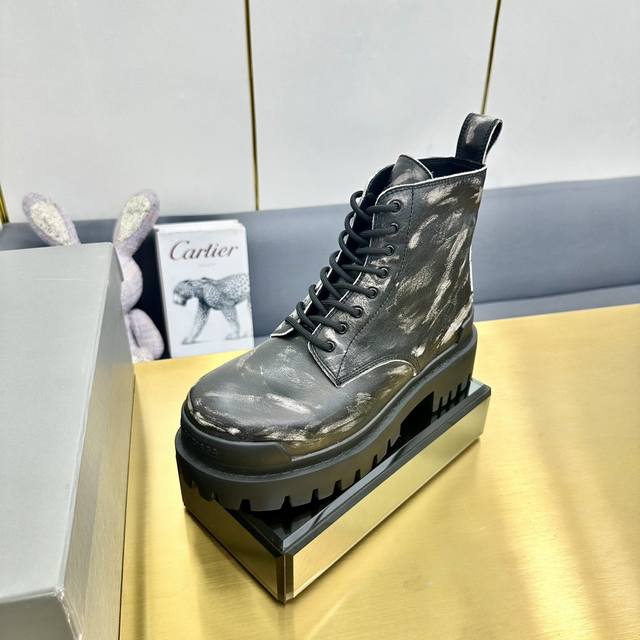 Upgraded outsole, one-to-one with the original mold, top-of-the-line Balenciaga