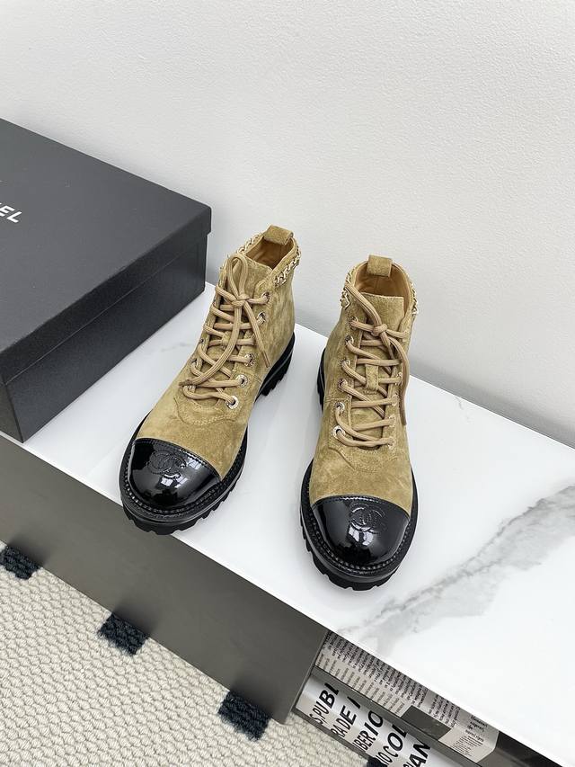 Chanel Chanel 2025 Autumn and Winter new double C chain lace-up short boots Xiao