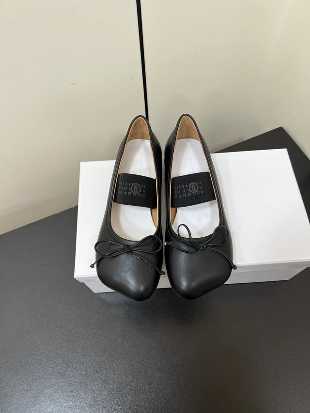 Maison Marginala Mm6 early spring new apple-head ballet flats . Margiela design
