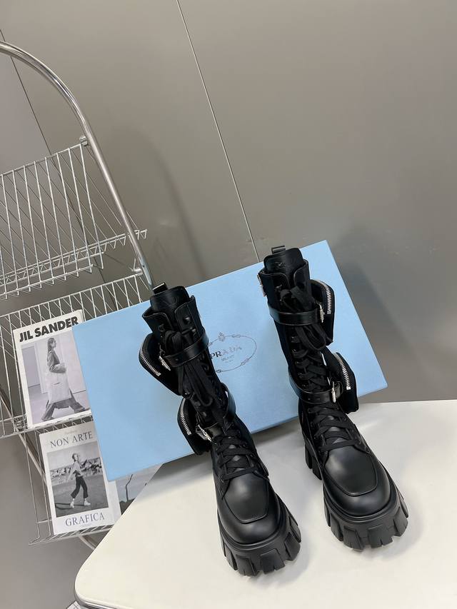 prada Prada top version platform thick sole pocket triangle logo couple boots or