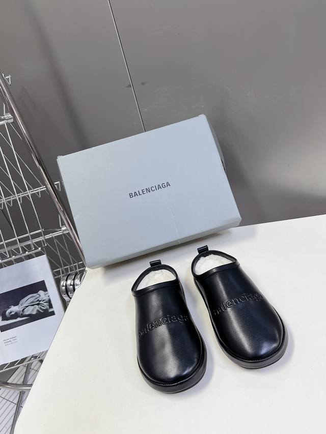 New Balenciaga cotton slippersTop-of-the-line, ultra-popular Balenciaga wool sl