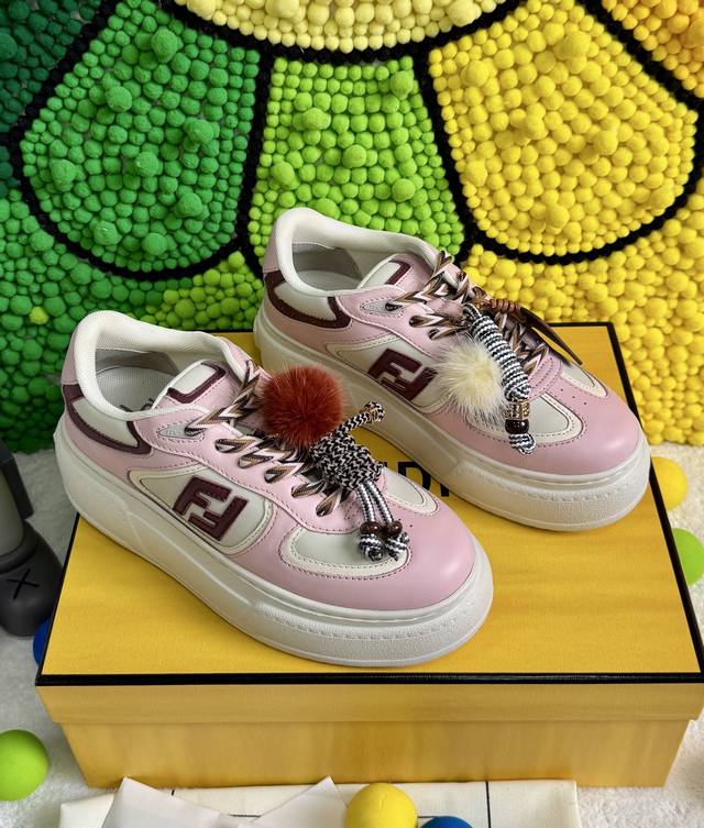 Top version Fendi Fendi 2025 new sneakers, casual sports shoes, cloth shoes Who